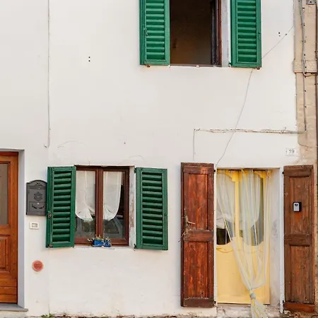 Σπίτι διακοπών With Breathtaking Views In The Medieval Village